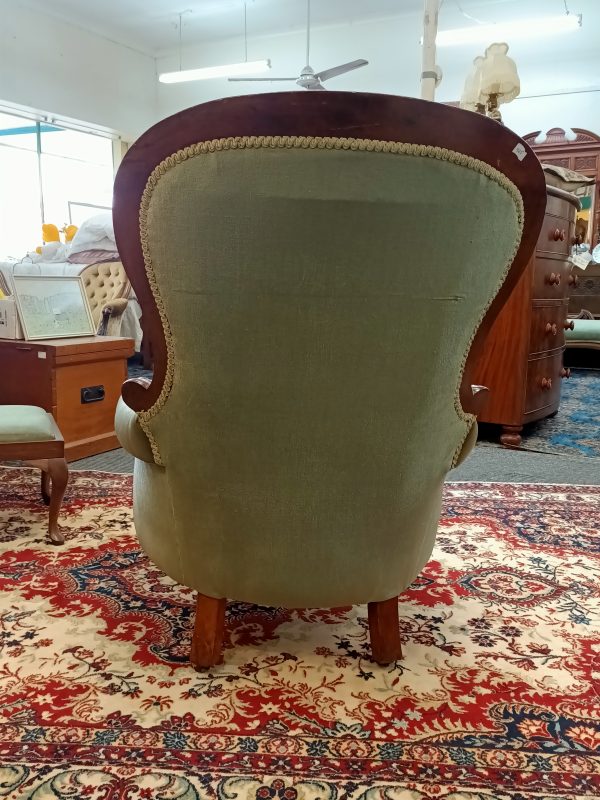 Snifter green velvet and Mahogany Spoonback chair - Image 10