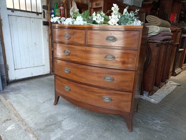 Bowfront-me-down, a chest of drawers - Image 2