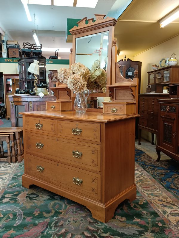 Colonial Kauri Dressing Table - Image 3