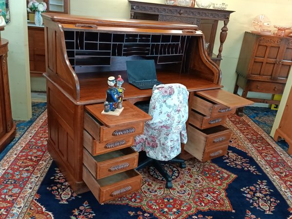 Oak and walnut Rolltop desk - Image 2