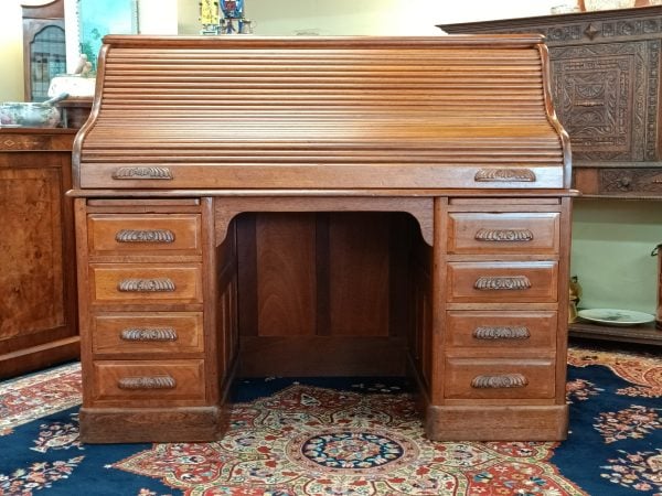 Oak and walnut Rolltop desk - Image 12