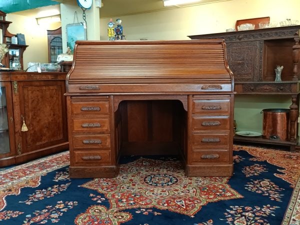 Oak and walnut Rolltop desk - Image 11