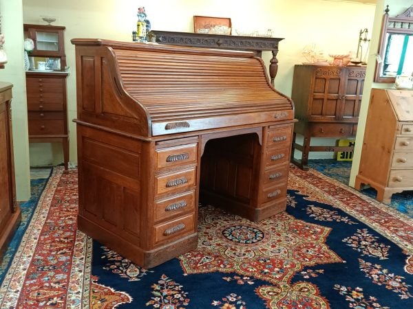 Oak and walnut Rolltop desk - Image 10