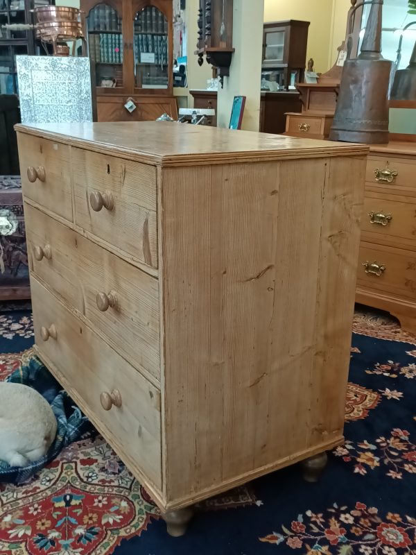 Pine chest of drawers - Image 2