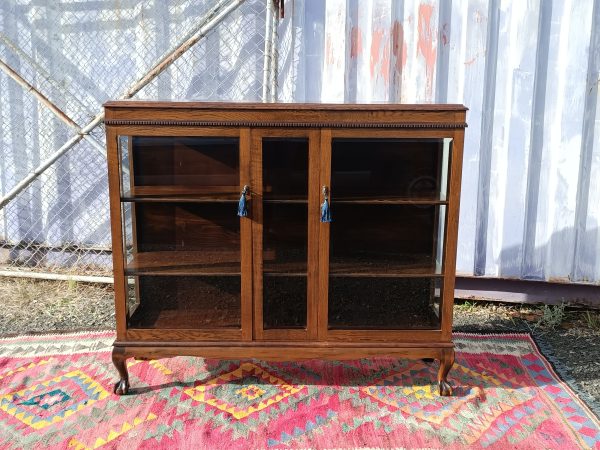 Oak china cabinet - Image 8