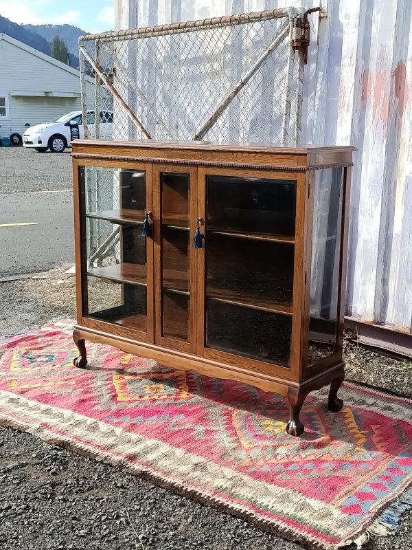Oak china cabinet - Image 9
