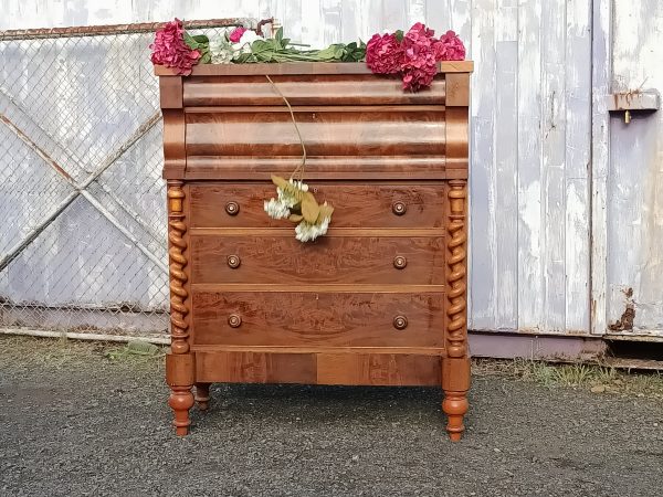 Luscious flame Mahogany Scotch chest - Image 9