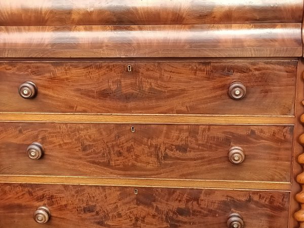 Luscious flame Mahogany Scotch chest - Image 5