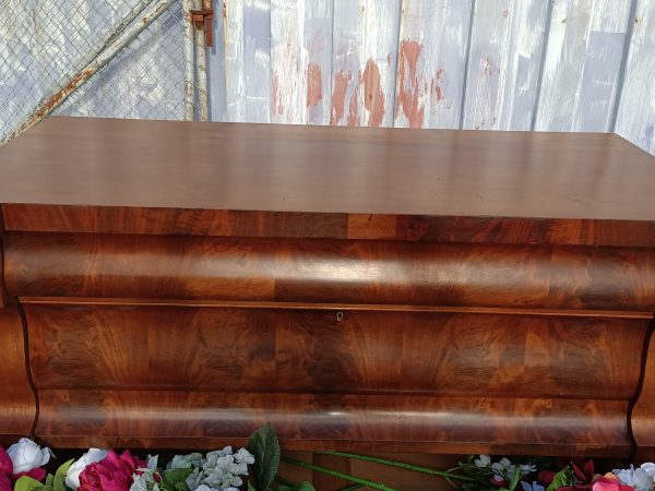 Luscious flame Mahogany Scotch chest - Image 7