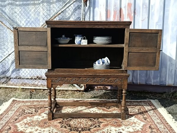 Country oak court cupboard - Image 4