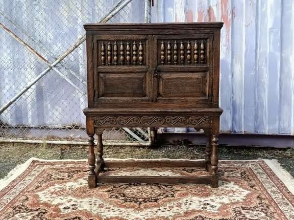 Country oak court cupboard - Image 11