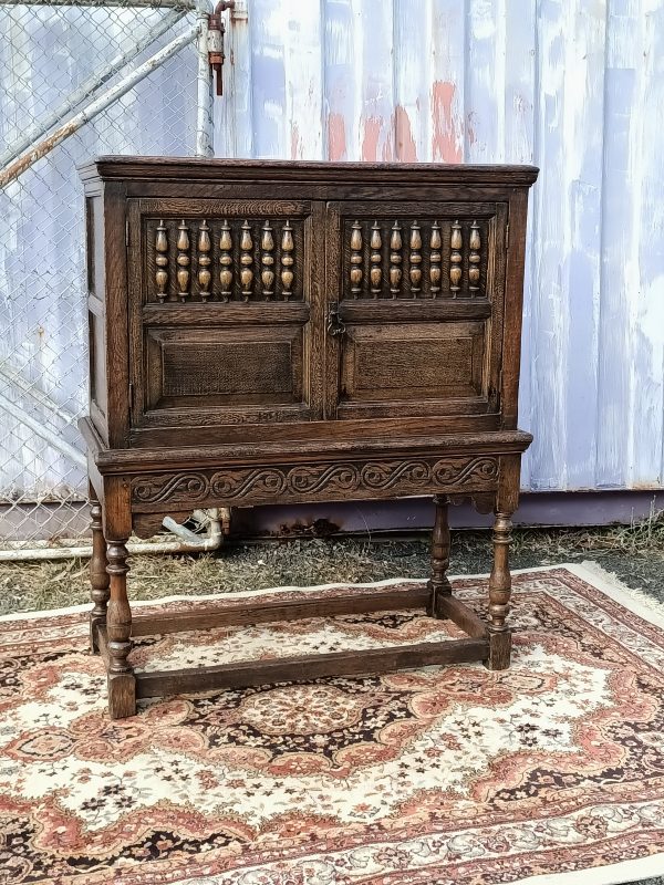 Country oak court cupboard - Image 12