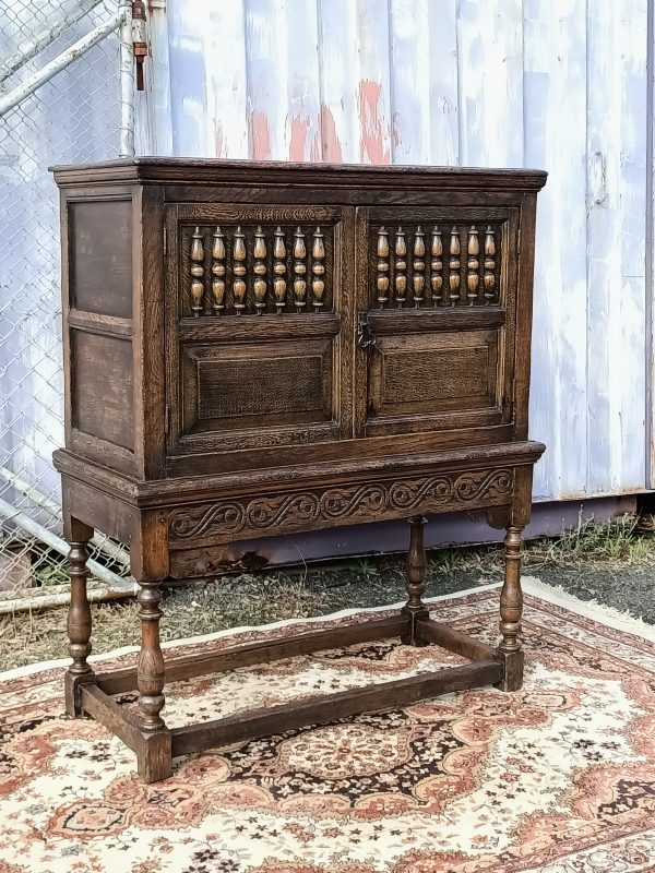 Country oak court cupboard - Image 13
