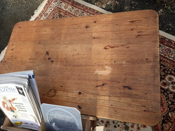 Country chic pine coffee table - Image 5