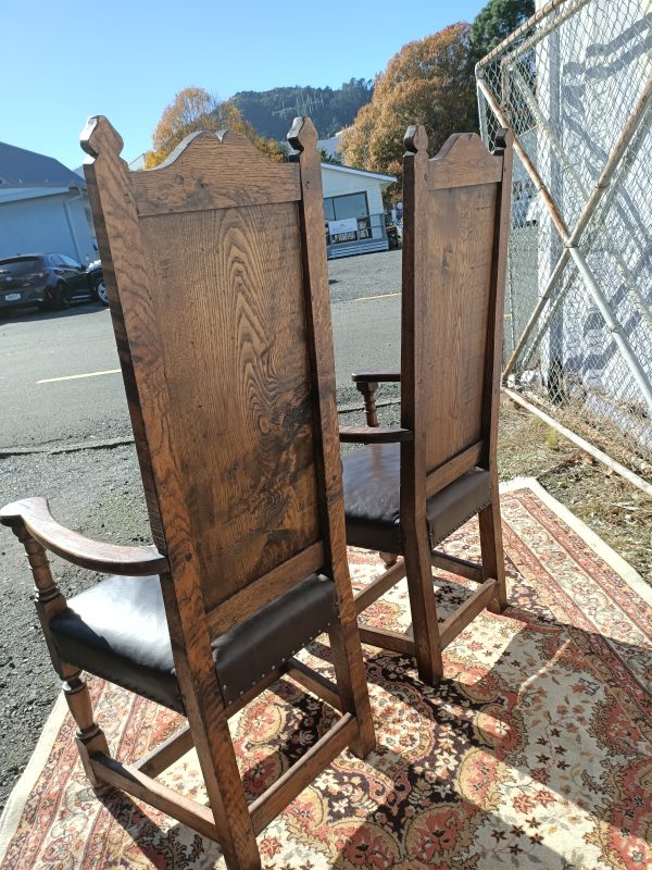 A set of ten oak dining chairs - Image 5