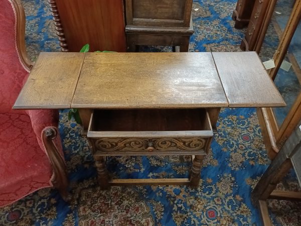 Rustic oak occasional table - Image 9