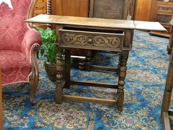 Rustic oak occasional table - Image 7