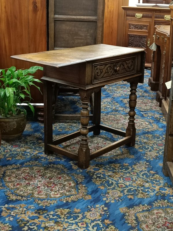 Rustic oak occasional table - Image 6
