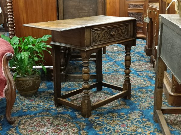 Rustic oak occasional table - Image 8