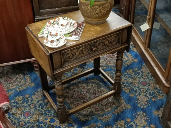 Rustic oak occasional table - Image 5