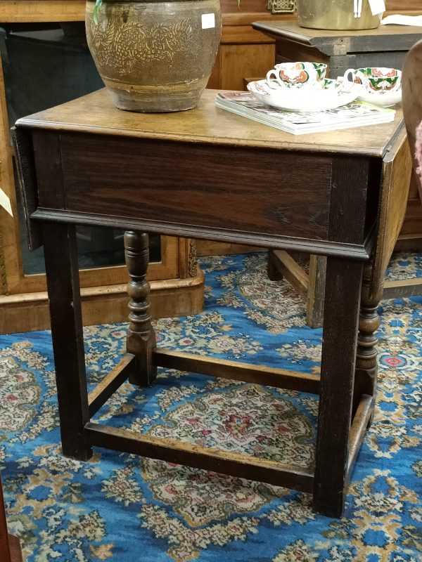 Rustic oak occasional table - Image 11