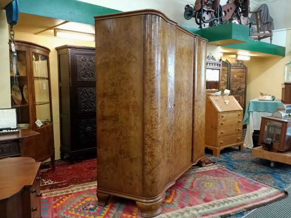 Burr Walnut Wardrobe, a three bay - Image 4