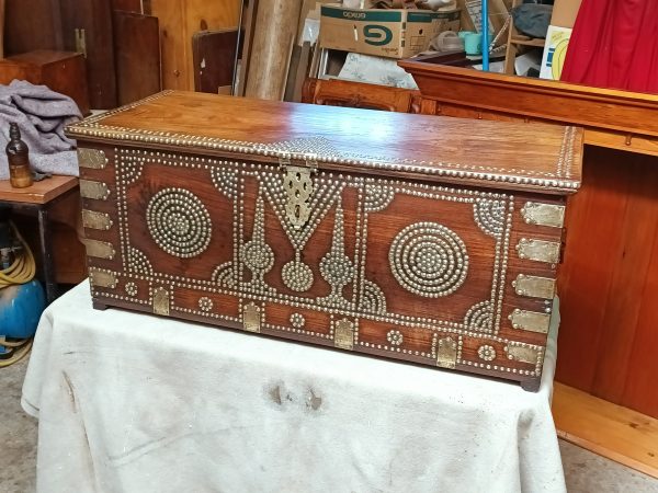 Zanzibar Chest - Image 7