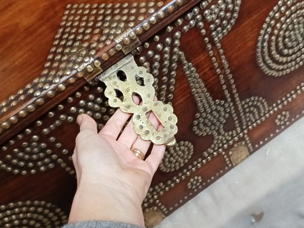 Zanzibar Chest - Image 5