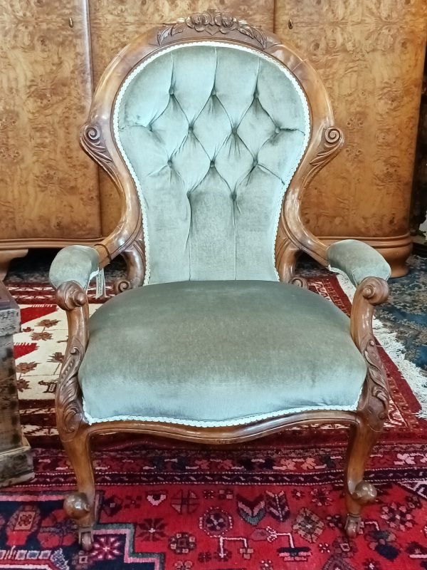 English Spoonback Chair - Image 5