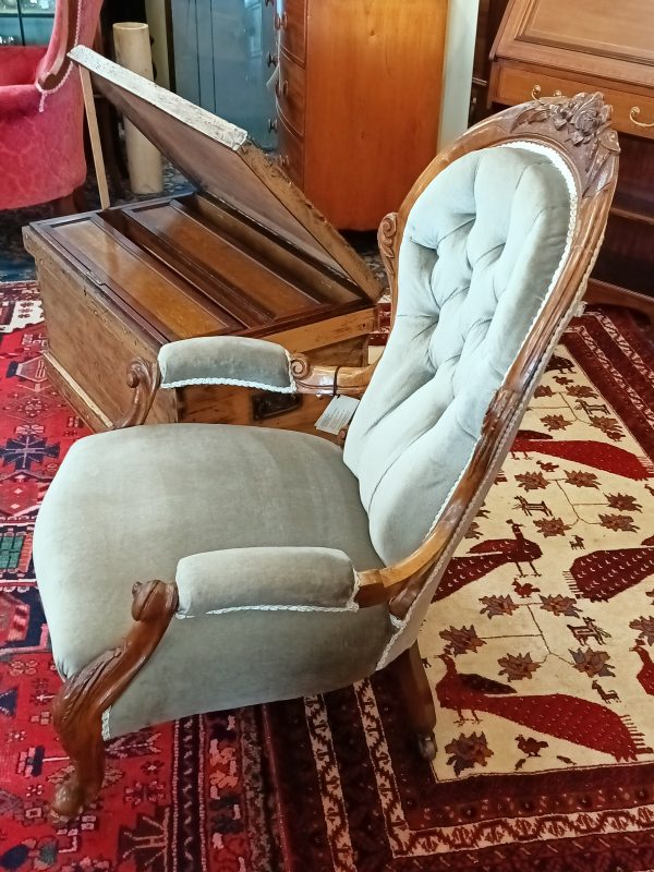 English Spoonback Chair - Image 8