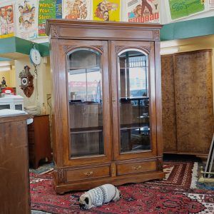 Large Chestnut Vitrine