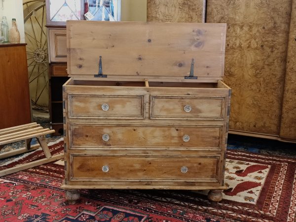 Pine chest with fliptop lid - Image 2