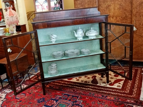Edwardian Mahogany china cabinet - Image 10