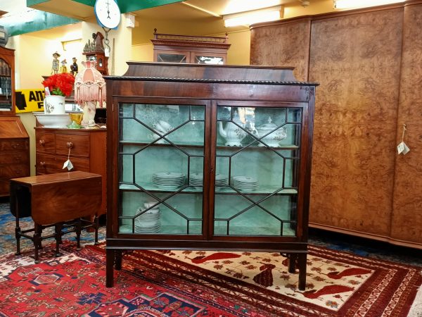 Edwardian Mahogany china cabinet - Image 13