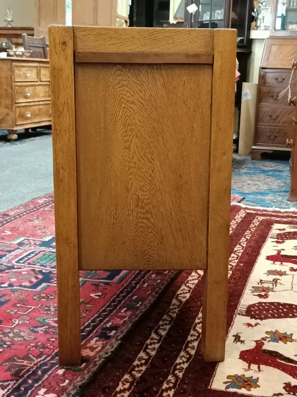 Utilitarian low cupboard in oak - Image 9