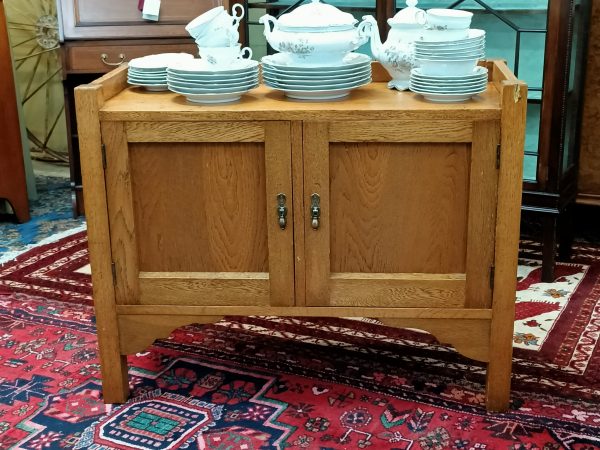 Utilitarian low cupboard in oak - Image 4