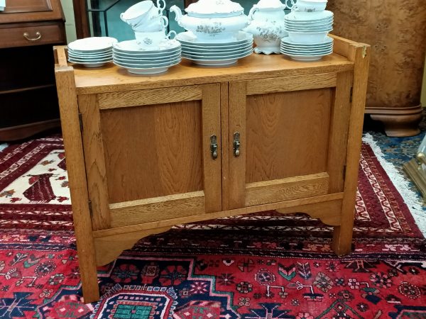 Utilitarian low cupboard in oak - Image 11