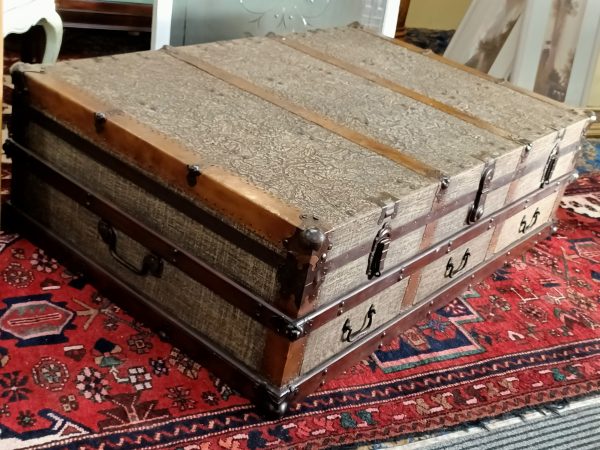 A Coffee Table...who wants to be a travel trunk - Image 12
