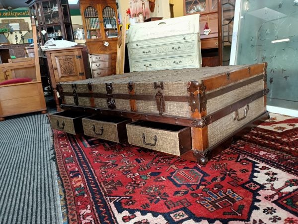 A Coffee Table...who wants to be a travel trunk - Image 9