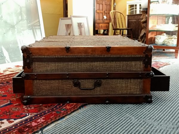 A Coffee Table...who wants to be a travel trunk - Image 3