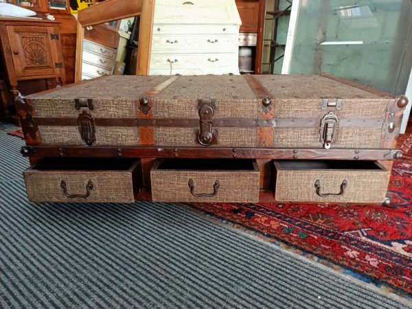 A Coffee Table...who wants to be a travel trunk - Image 11