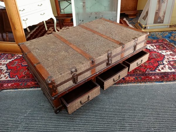 A Coffee Table...who wants to be a travel trunk - Image 10