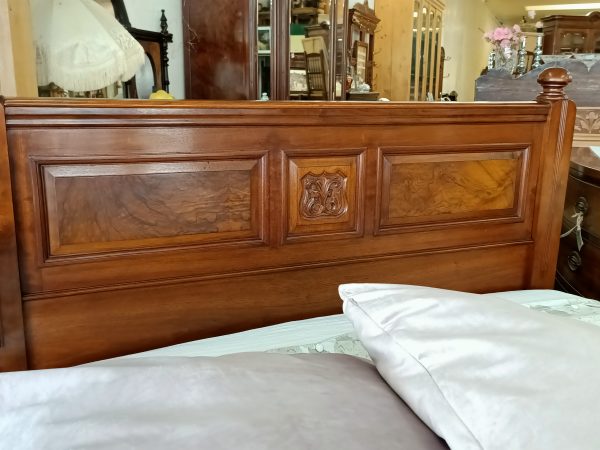 American Walnut DOUBLE bed frame - Image 4