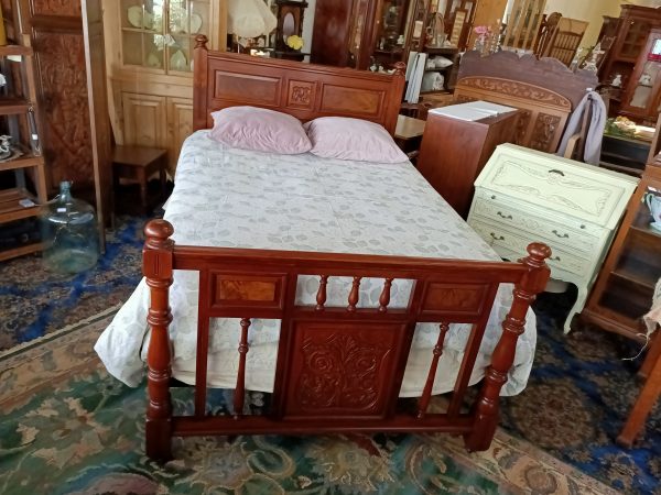 American Walnut DOUBLE bed frame - Image 7