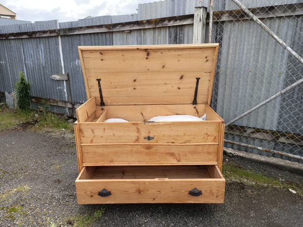 Pine Mule chest - Image 7