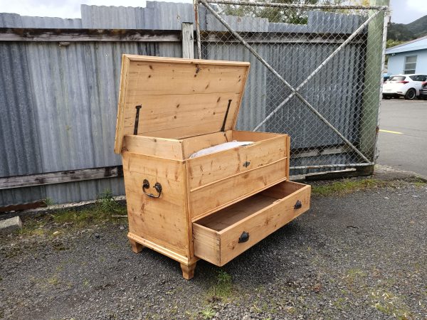 Pine Mule chest - Image 5