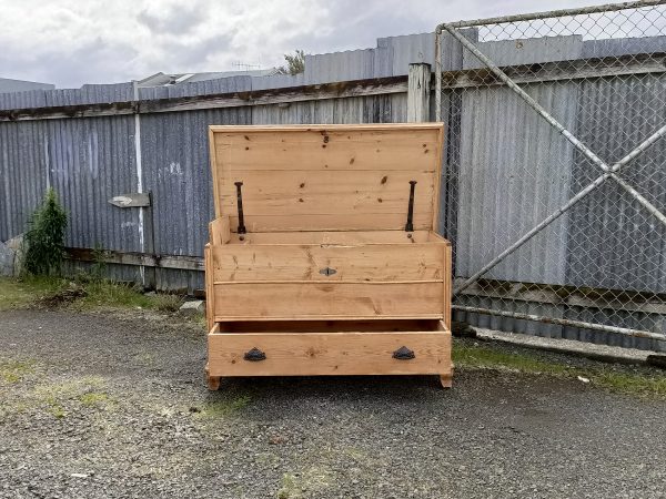 Pine Mule chest - Image 6