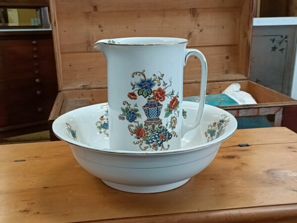 English Jug and Bowl toilette set - Image 9