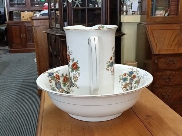 English Jug and Bowl toilette set - Image 6
