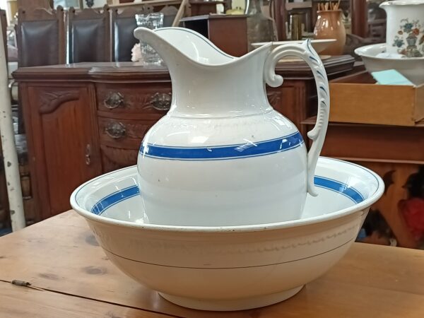 Country French Jug and Basin...simply blue on white - Image 7